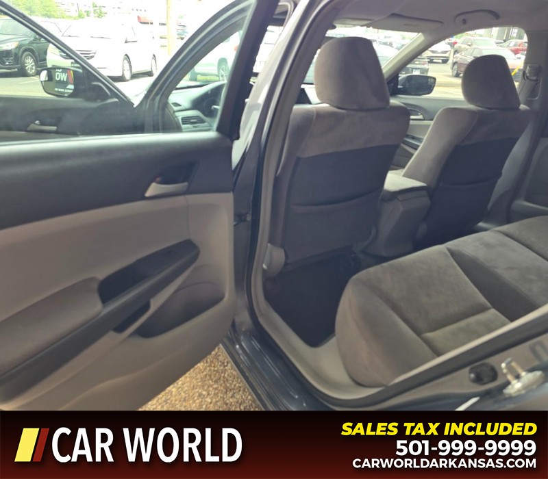 Honda Accord Sedan Vehicle Full-screen Gallery Image 9