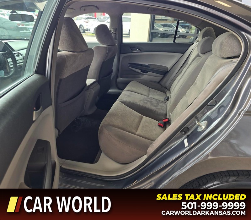 Honda Accord Sedan Vehicle Full-screen Gallery Image 10
