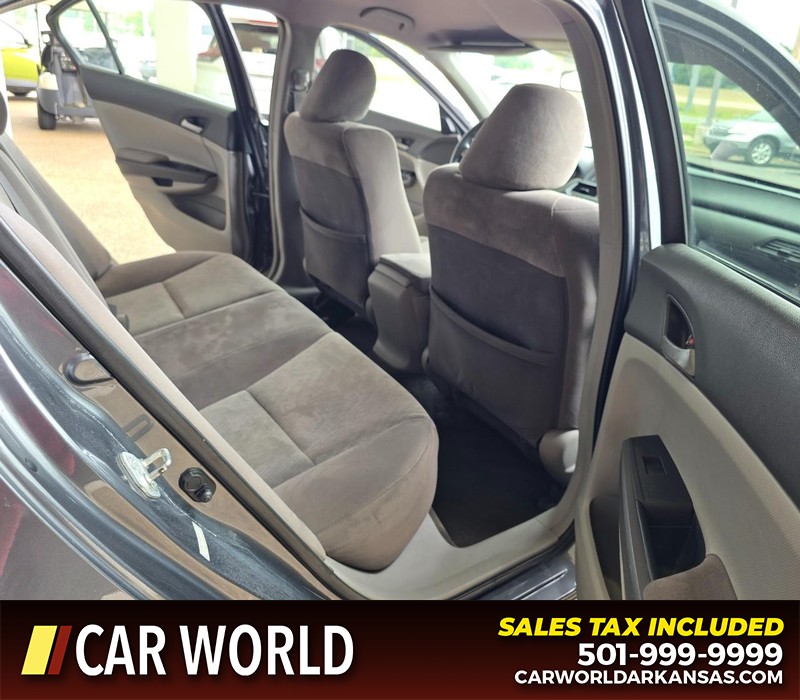 Honda Accord Sedan Vehicle Full-screen Gallery Image 12