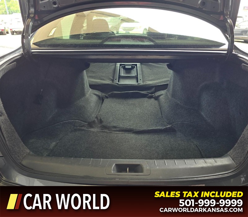Honda Accord Sedan Vehicle Full-screen Gallery Image 14