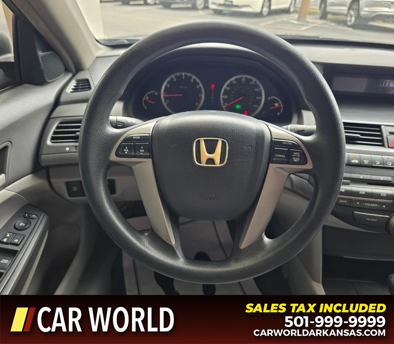 Honda Accord Sedan Vehicle Full-screen Gallery Image 15