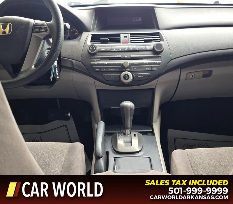 Honda Accord Sedan Vehicle Full-screen Gallery Image 18