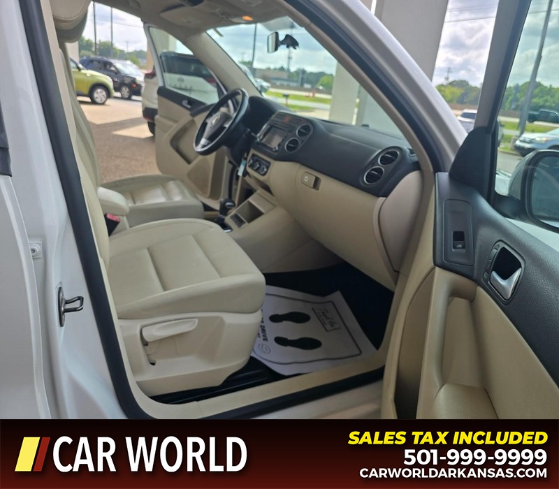 Volkswagen Tiguan Vehicle Full-screen Gallery Image 10