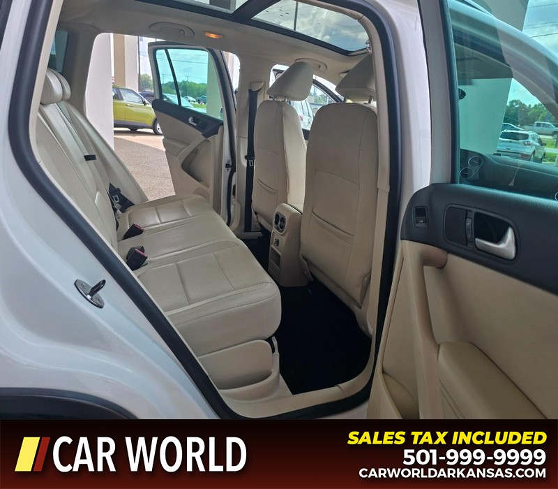 Volkswagen Tiguan Vehicle Full-screen Gallery Image 11