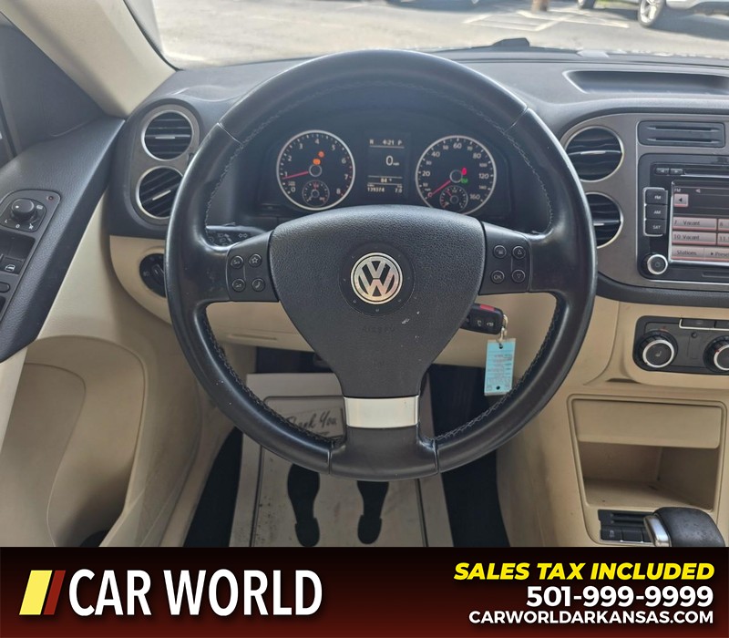 Volkswagen Tiguan Vehicle Full-screen Gallery Image 14