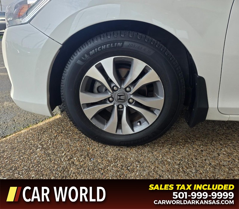 Honda Accord Sedan Vehicle Full-screen Gallery Image 6