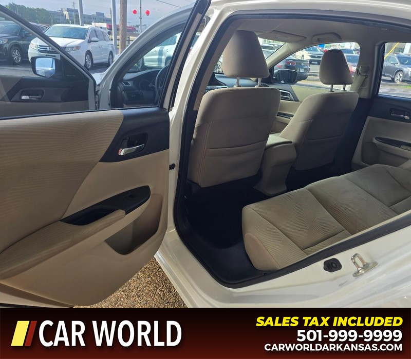 Honda Accord Sedan Vehicle Full-screen Gallery Image 9