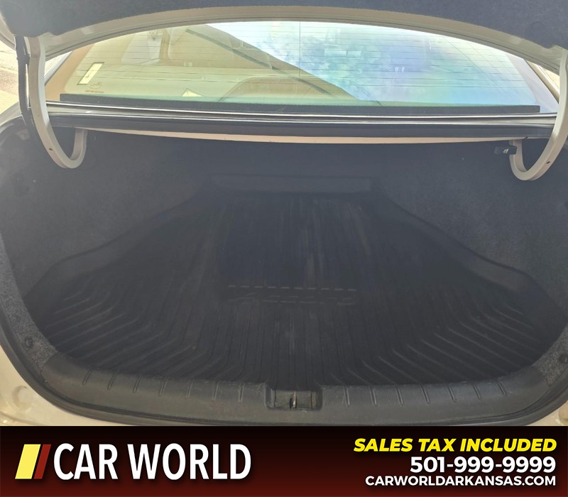 Honda Accord Sedan Vehicle Full-screen Gallery Image 13