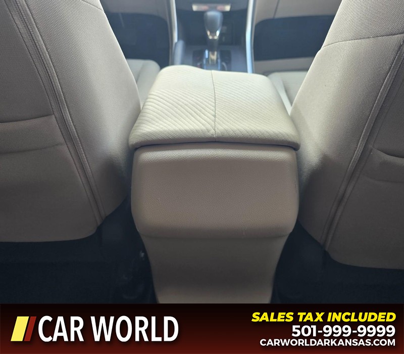 Honda Accord Sedan Vehicle Full-screen Gallery Image 18