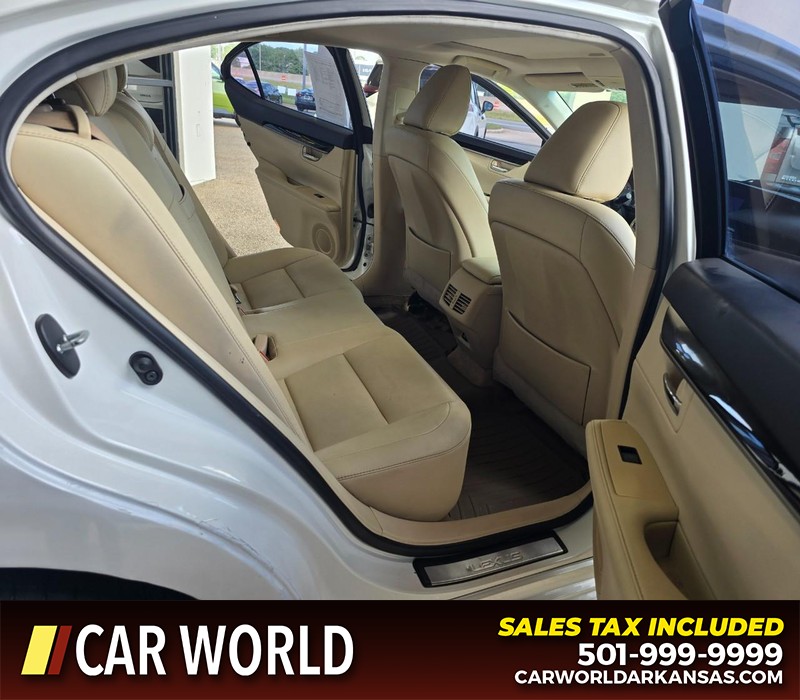 Lexus ES 350 Vehicle Full-screen Gallery Image 12