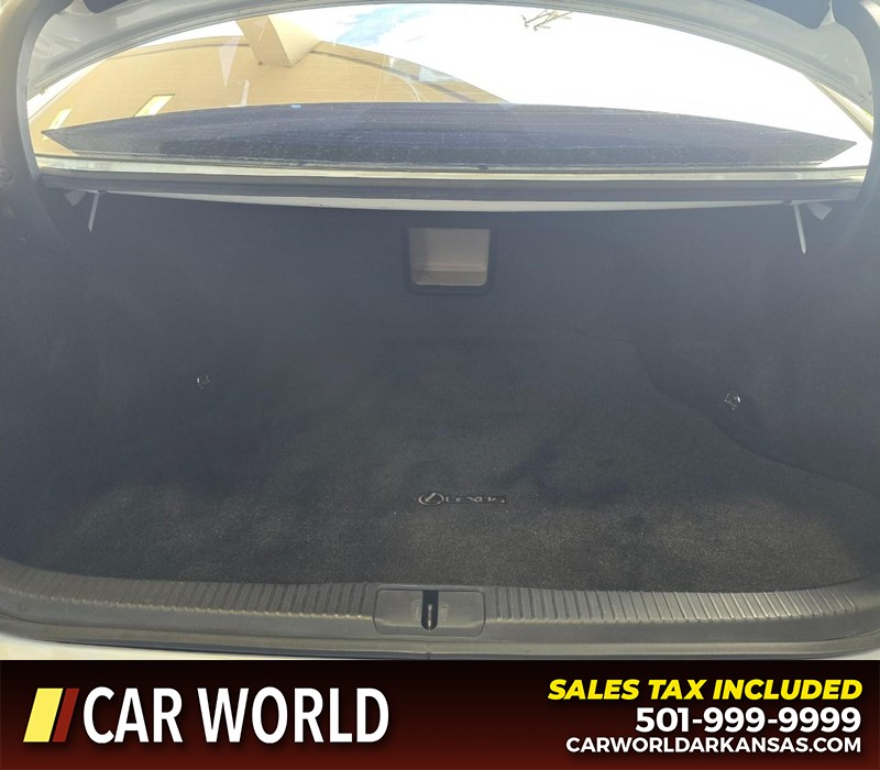 Lexus ES 350 Vehicle Full-screen Gallery Image 13
