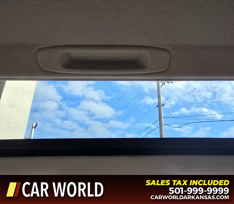 Lexus ES 350 Vehicle Full-screen Gallery Image 18