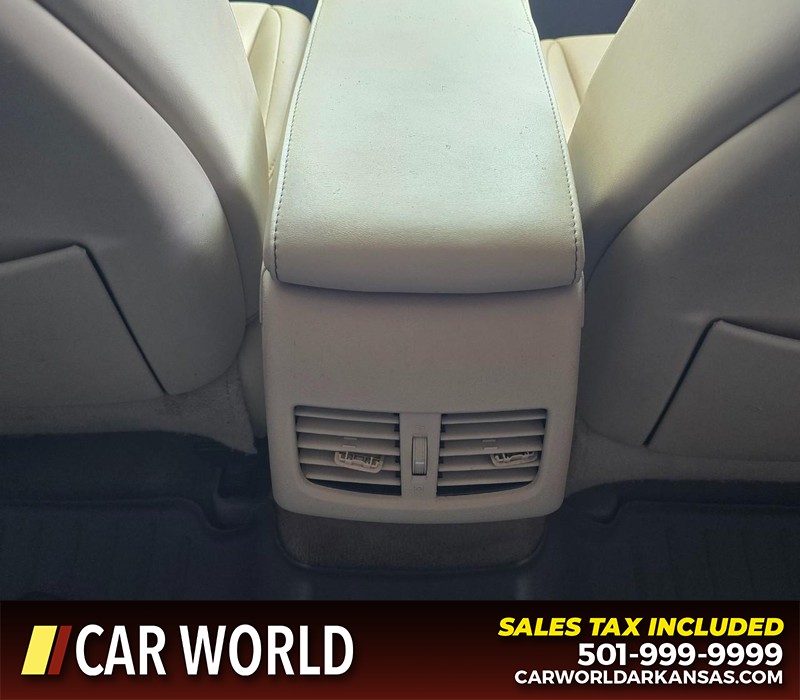 Lexus ES 350 Vehicle Full-screen Gallery Image 19
