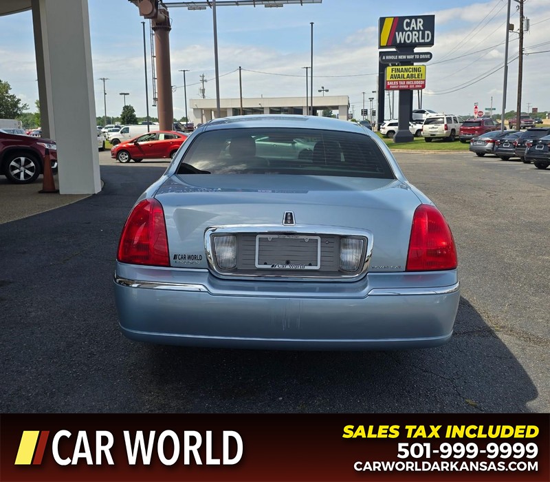 Lincoln Town Car Vehicle Full-screen Gallery Image 5
