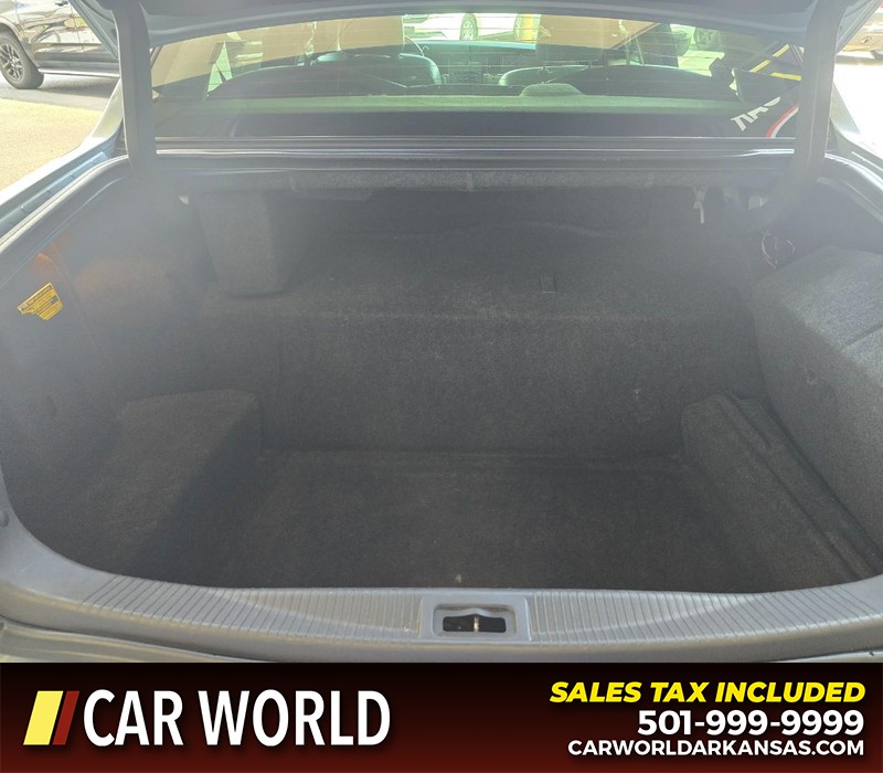 Lincoln Town Car Vehicle Full-screen Gallery Image 13