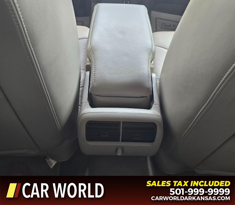 Lincoln Town Car Vehicle Full-screen Gallery Image 18