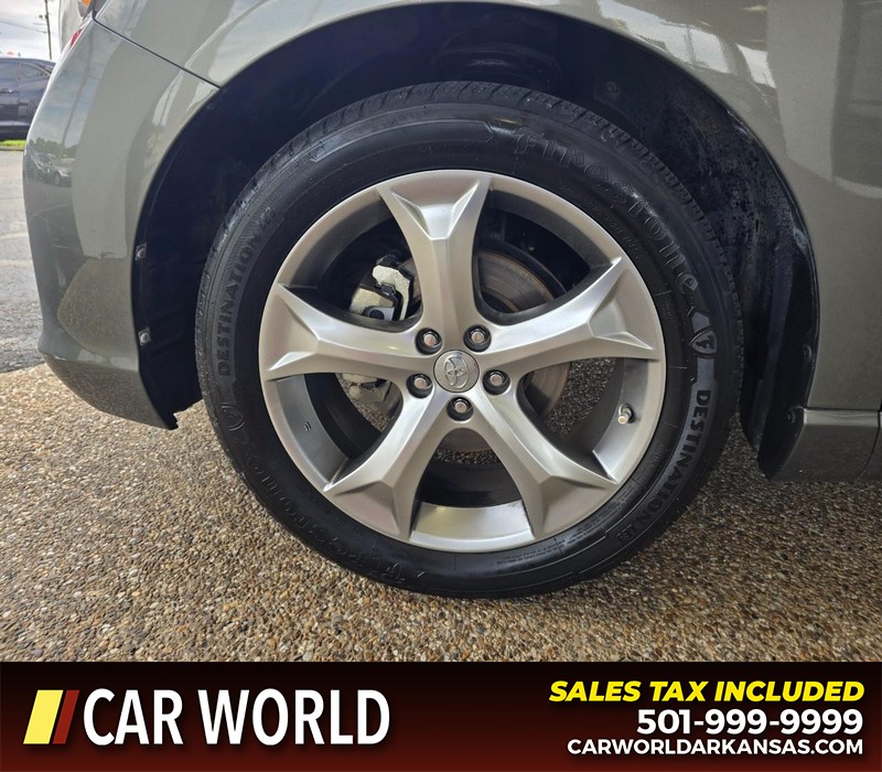Toyota Venza Vehicle Full-screen Gallery Image 6
