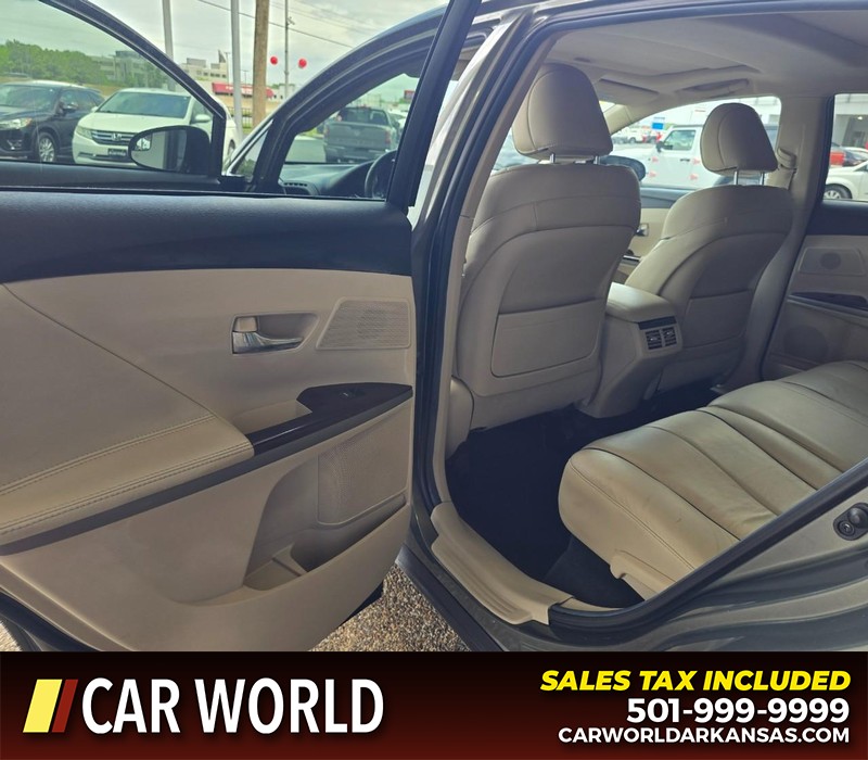 Toyota Venza Vehicle Full-screen Gallery Image 9