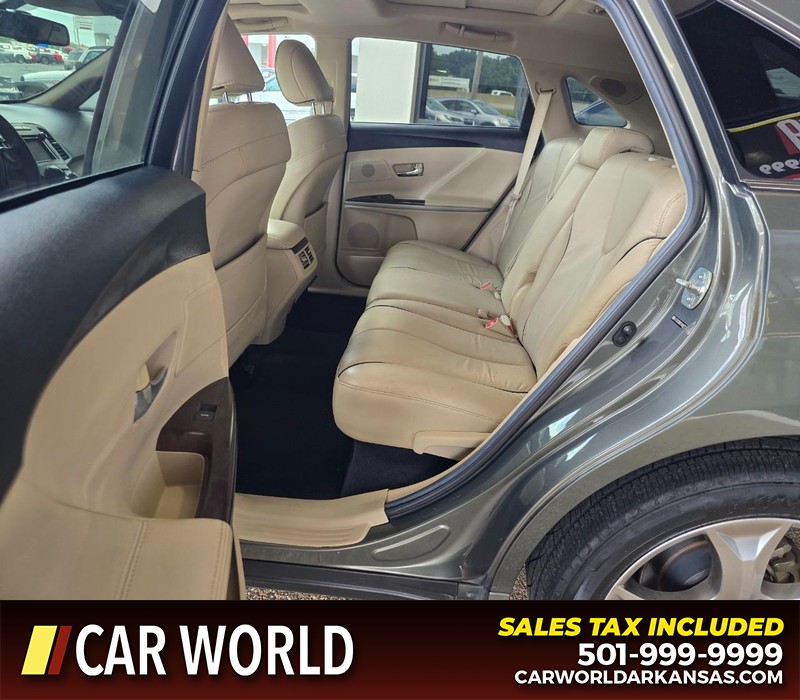 Toyota Venza Vehicle Full-screen Gallery Image 10