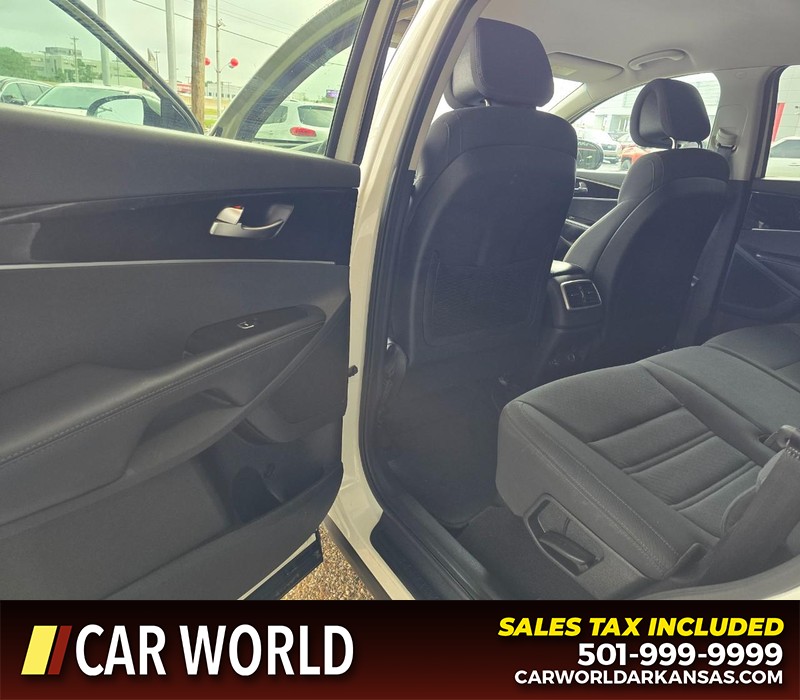 Kia Sorento Vehicle Full-screen Gallery Image 9
