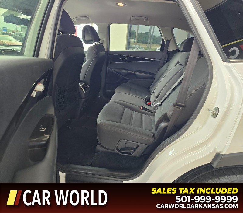 Kia Sorento Vehicle Full-screen Gallery Image 10