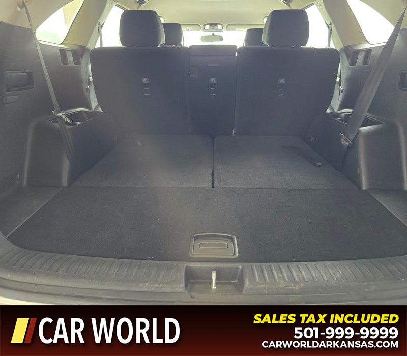 Kia Sorento Vehicle Full-screen Gallery Image 17
