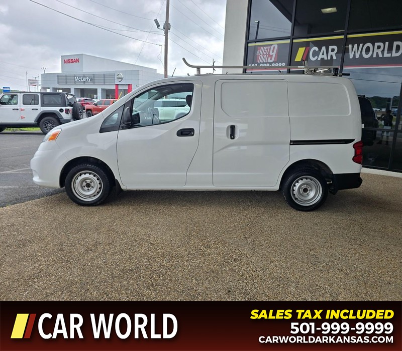 Nissan NV200 Compact Cargo Vehicle Full-screen Gallery Image 4
