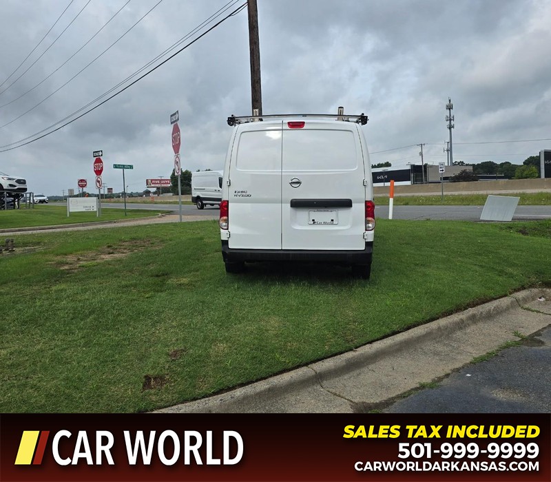 Nissan NV200 Compact Cargo Vehicle Full-screen Gallery Image 5