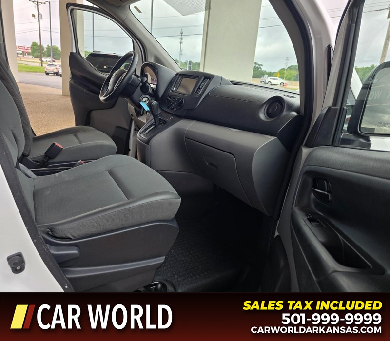 Nissan NV200 Compact Cargo Vehicle Full-screen Gallery Image 10