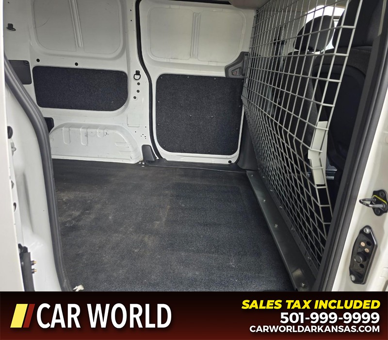 Nissan NV200 Compact Cargo Vehicle Full-screen Gallery Image 11