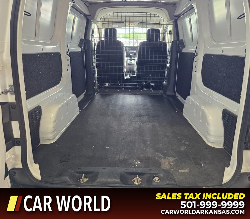 Nissan NV200 Compact Cargo Vehicle Full-screen Gallery Image 12