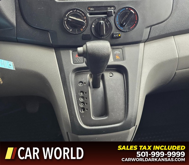 Nissan NV200 Compact Cargo Vehicle Full-screen Gallery Image 17