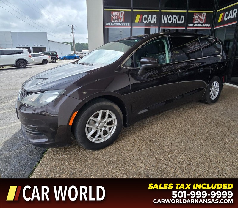 Chrysler Pacifica Vehicle Full-screen Gallery Image 3