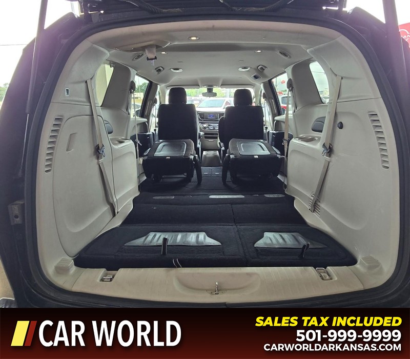 Chrysler Pacifica Vehicle Full-screen Gallery Image 19