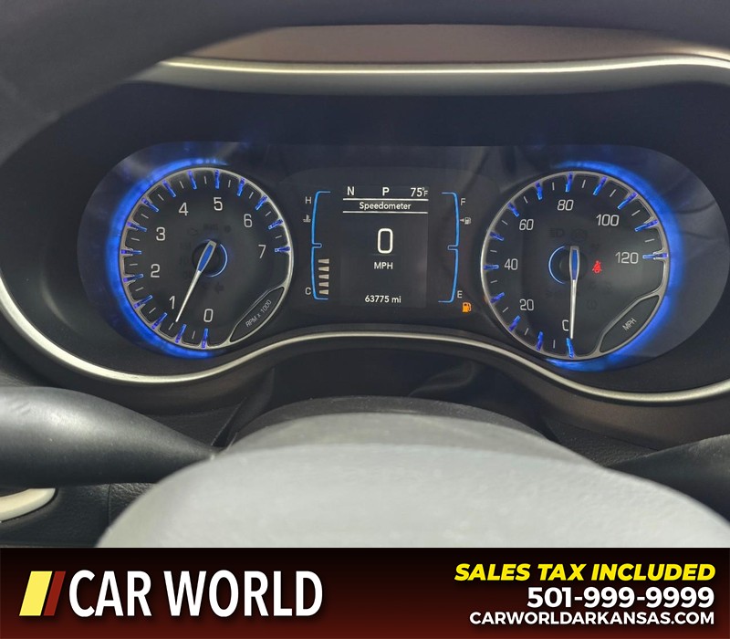 Chrysler Pacifica Vehicle Full-screen Gallery Image 22
