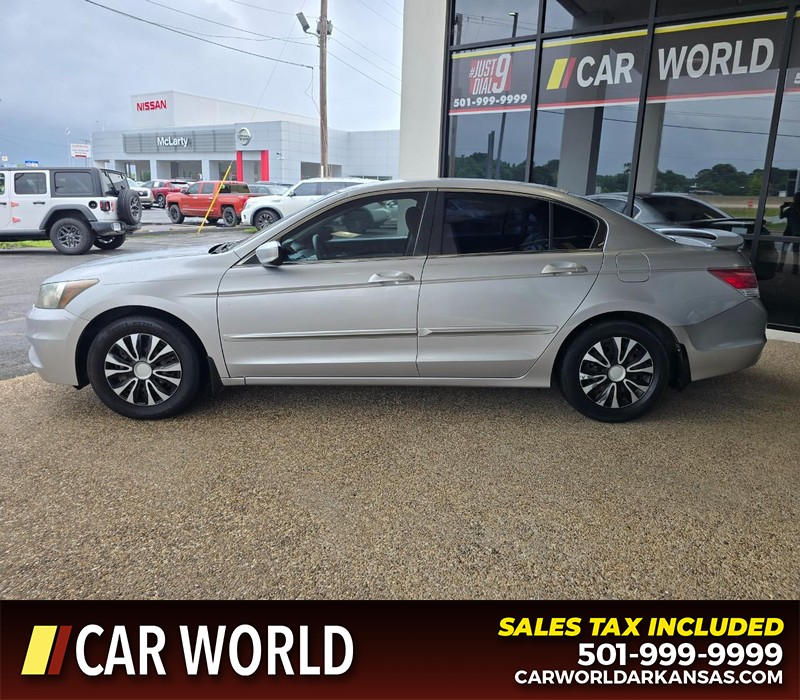 Honda Accord Sedan Vehicle Full-screen Gallery Image 4