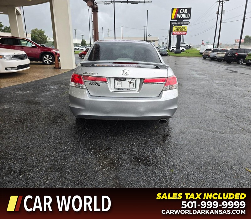 Honda Accord Sedan Vehicle Full-screen Gallery Image 5