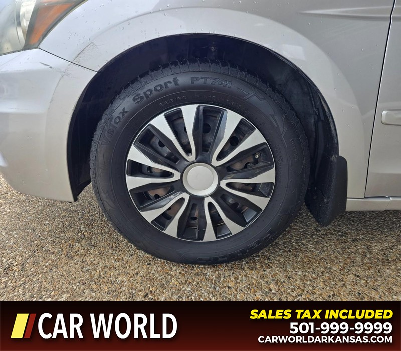 Honda Accord Sedan Vehicle Full-screen Gallery Image 6