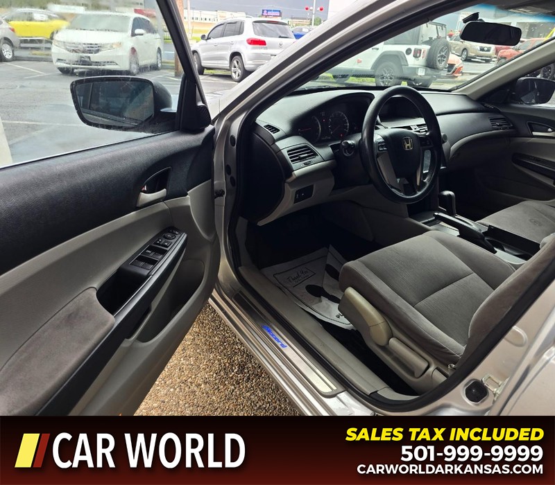 Honda Accord Sedan Vehicle Full-screen Gallery Image 7