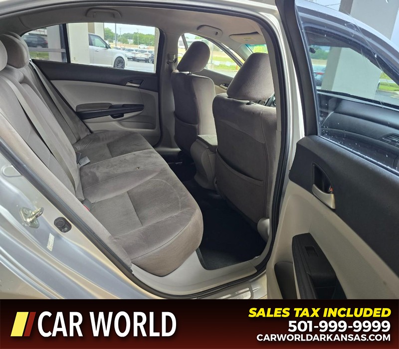 Honda Accord Sedan Vehicle Full-screen Gallery Image 12