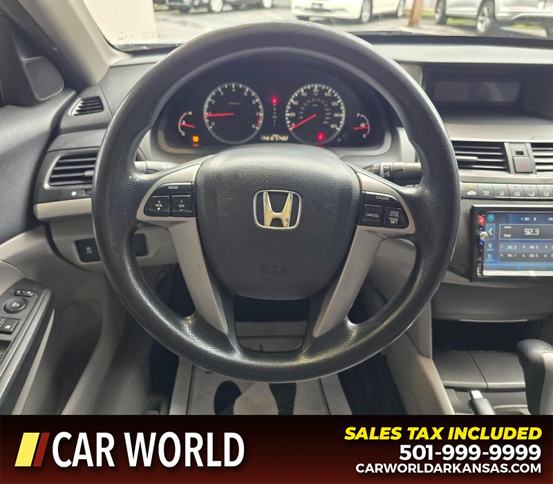 Honda Accord Sedan Vehicle Full-screen Gallery Image 14