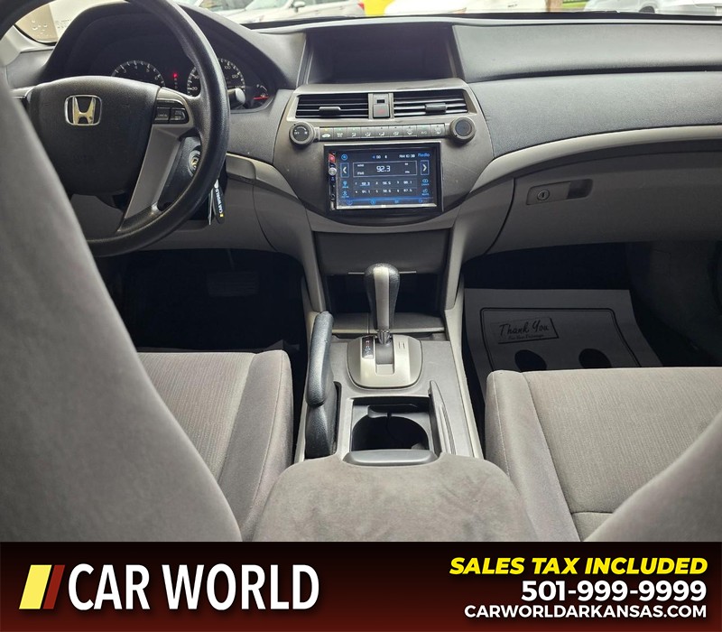 Honda Accord Sedan Vehicle Full-screen Gallery Image 17