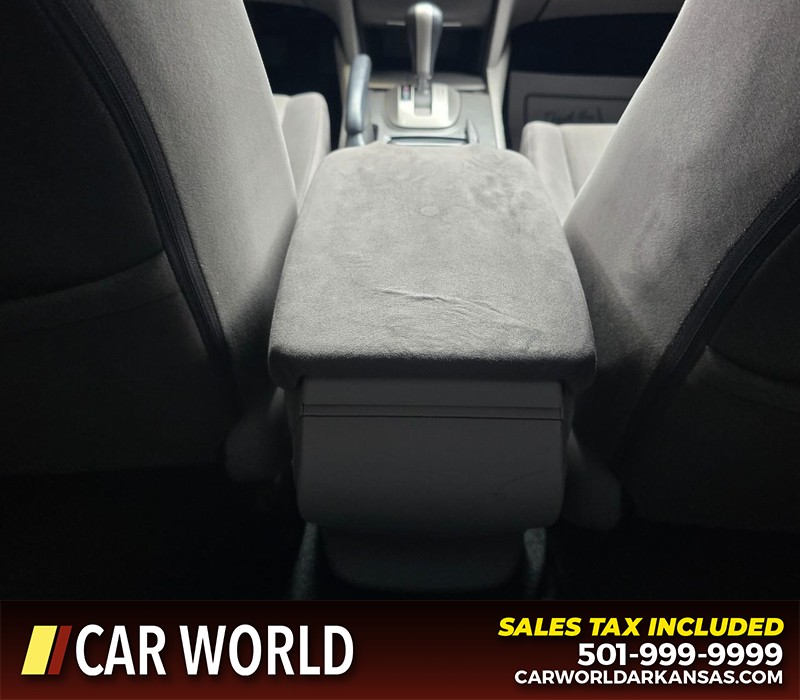 Honda Accord Sedan Vehicle Full-screen Gallery Image 19