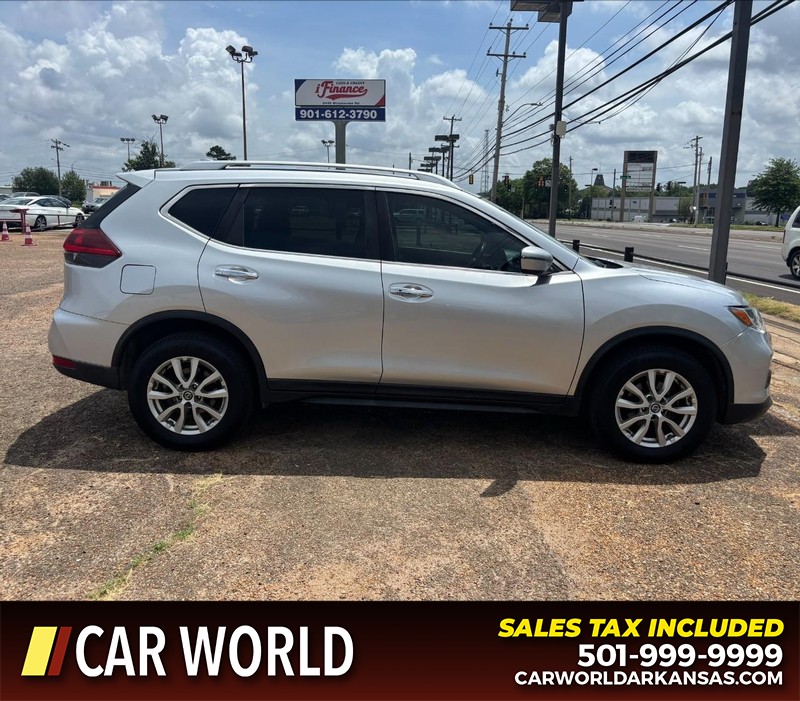 Nissan Rogue Vehicle Full-screen Gallery Image 2