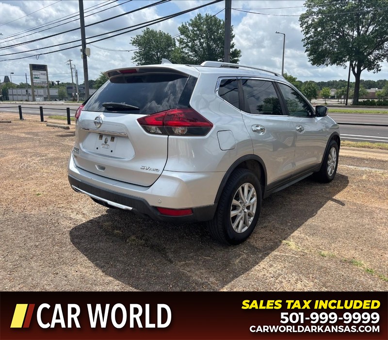 Nissan Rogue Vehicle Full-screen Gallery Image 3