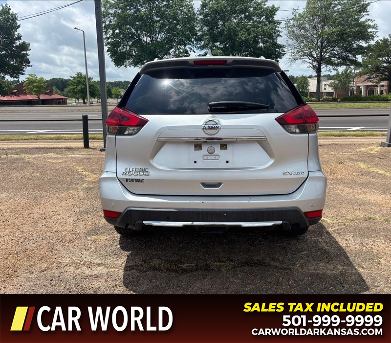 Nissan Rogue Vehicle Full-screen Gallery Image 4