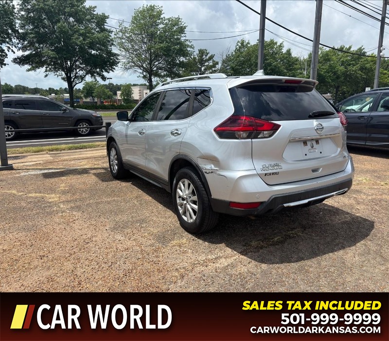 Nissan Rogue Vehicle Full-screen Gallery Image 7