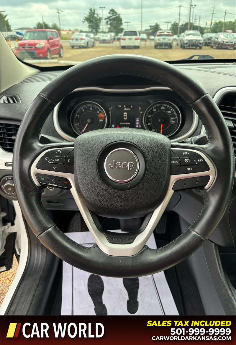 Jeep Cherokee Vehicle Full-screen Gallery Image 19