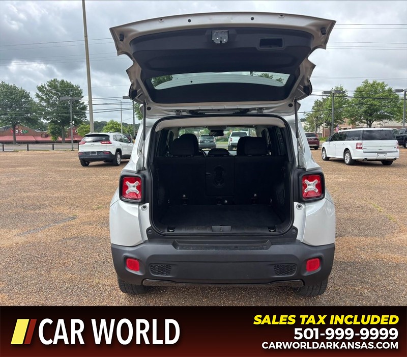 Jeep Renegade Vehicle Full-screen Gallery Image 5