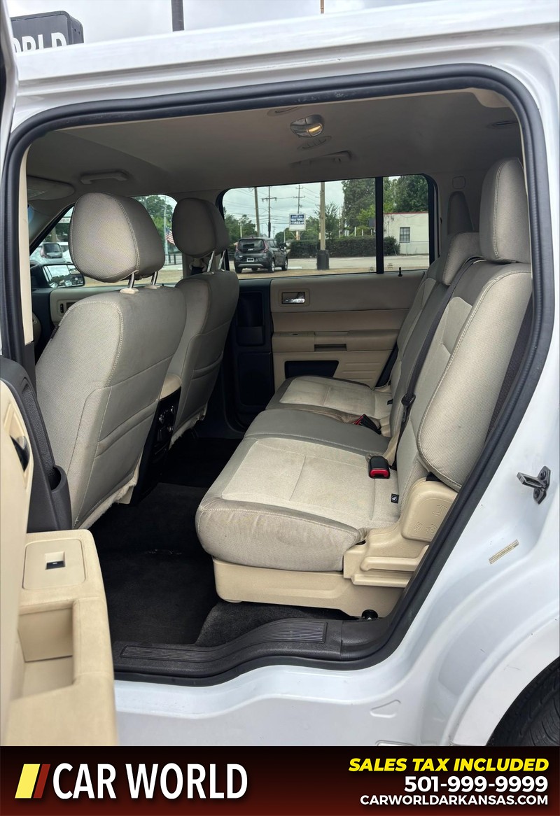 Ford Flex Vehicle Full-screen Gallery Image 15